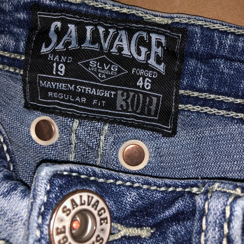 Buckle salvage jeans